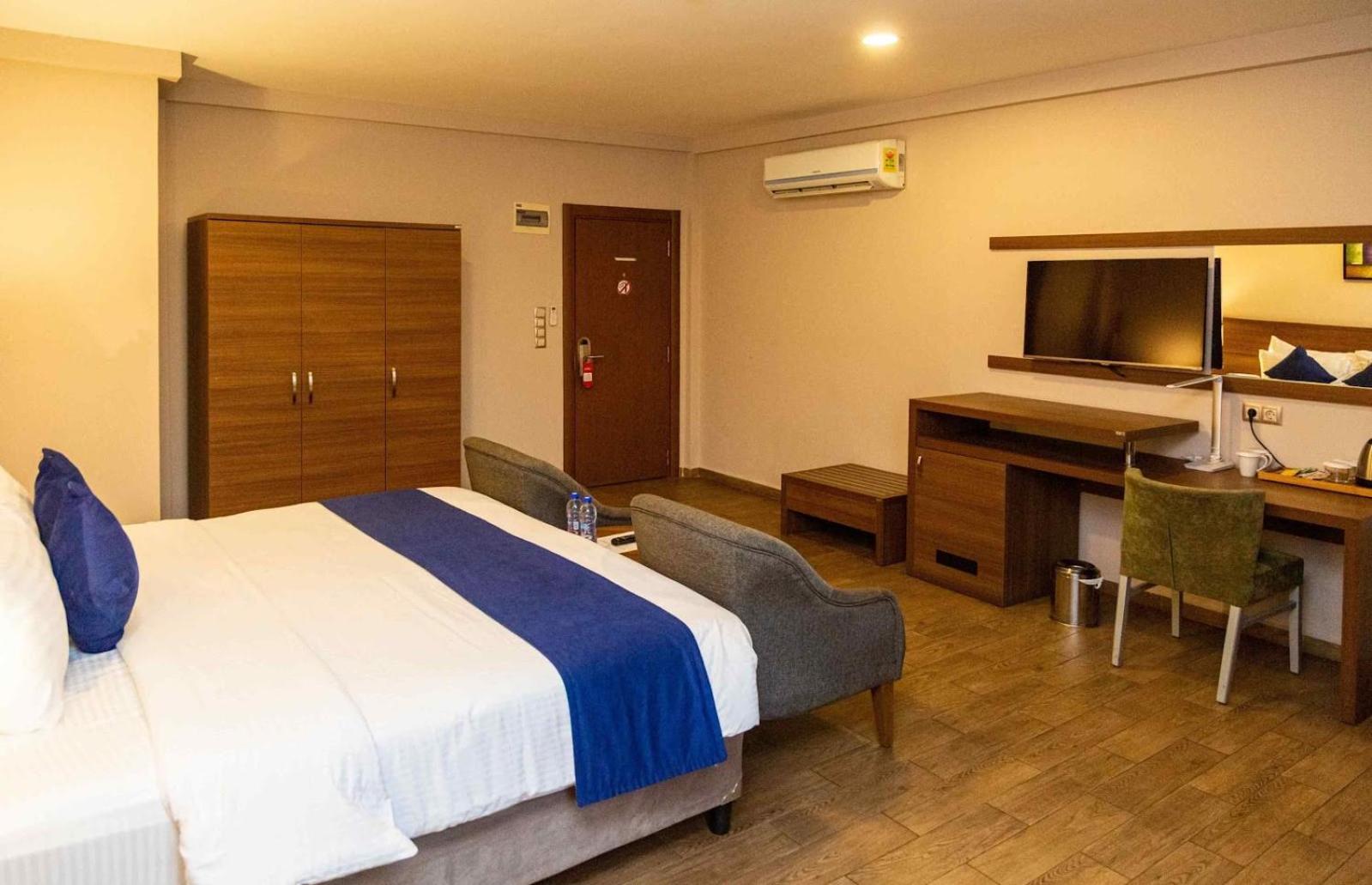 Ah Hotel And Conferences Madina Esterno foto