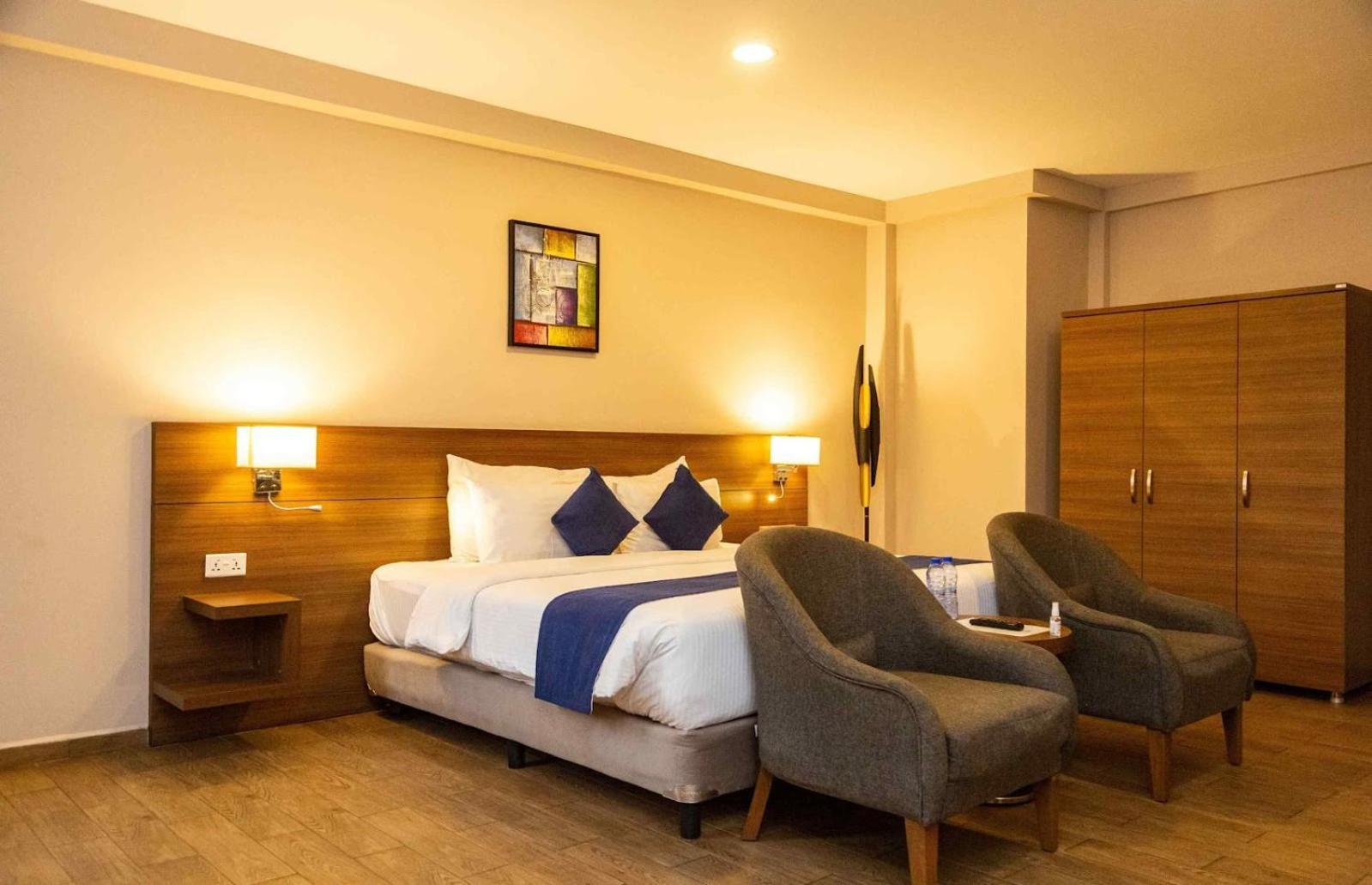 Ah Hotel And Conferences Madina Esterno foto