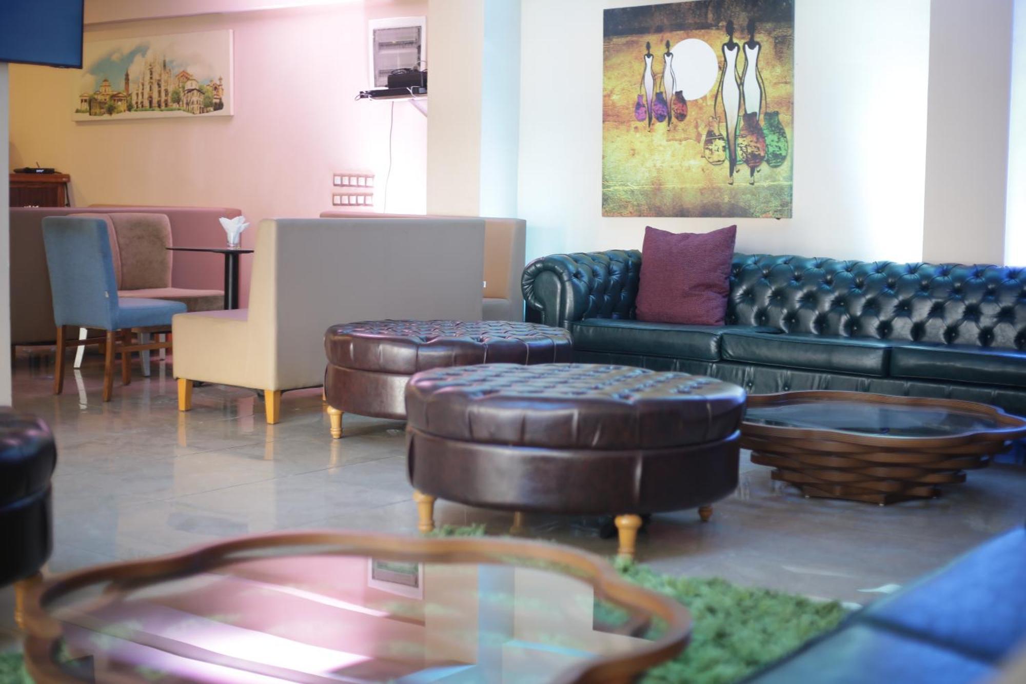 Ah Hotel And Conferences Madina Esterno foto