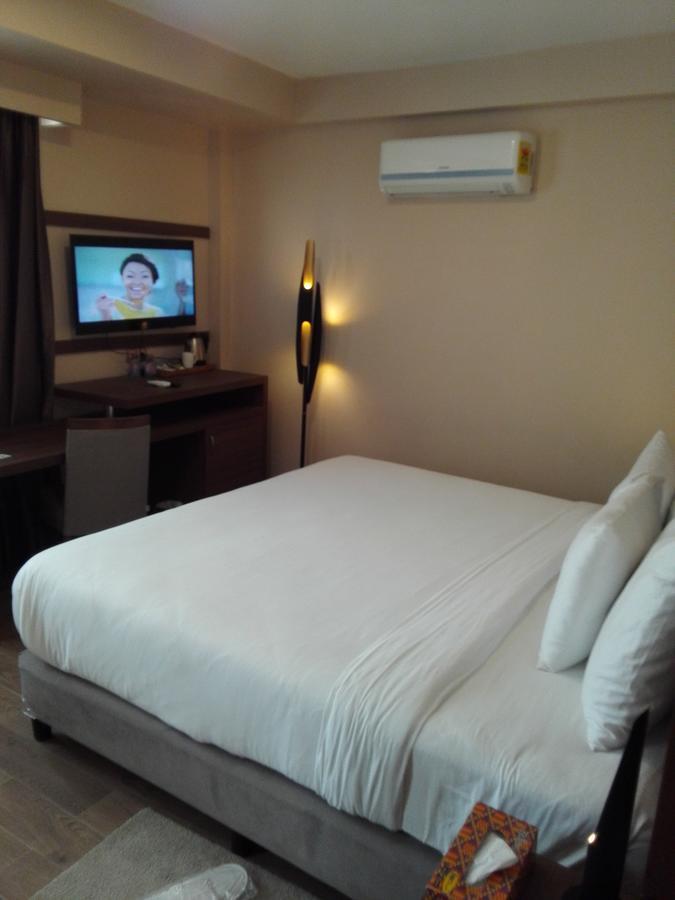 Ah Hotel And Conferences Madina Esterno foto
