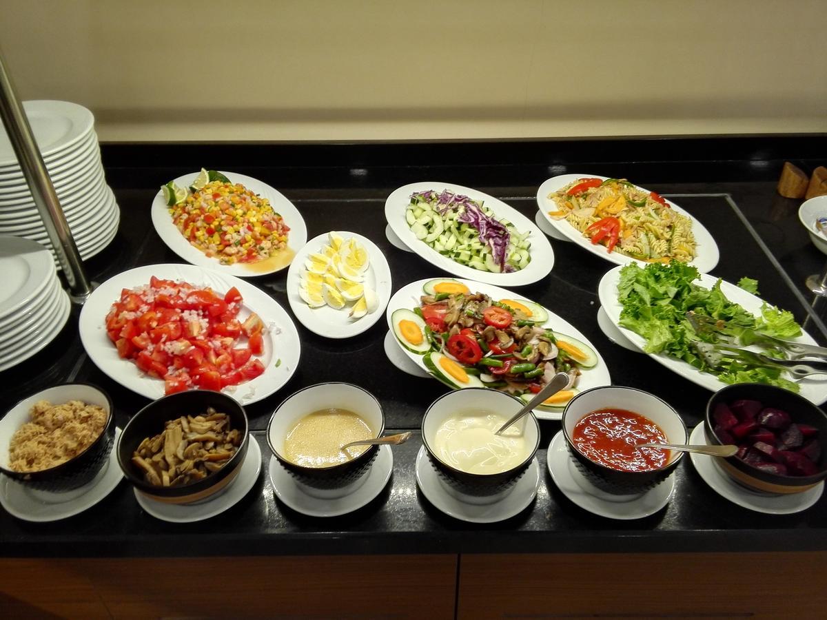 Ah Hotel And Conferences Madina Esterno foto