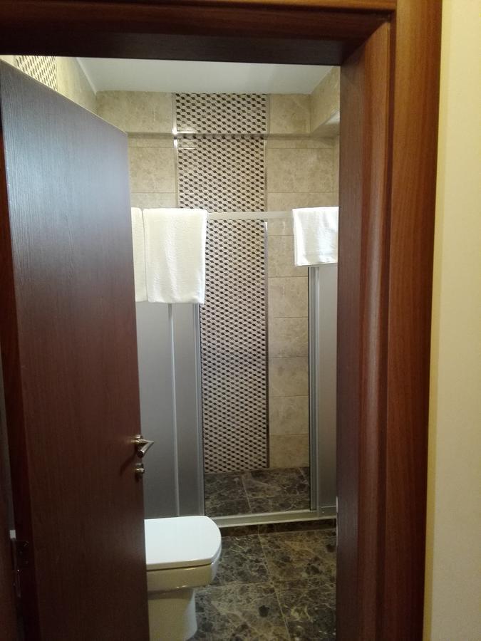 Ah Hotel And Conferences Madina Esterno foto