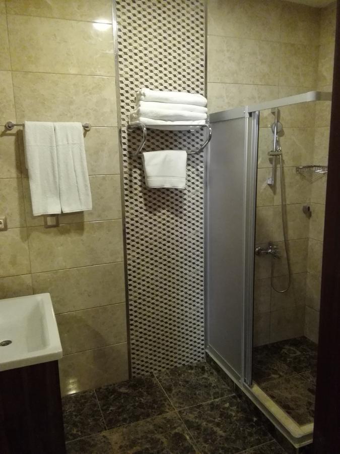 Ah Hotel And Conferences Madina Esterno foto