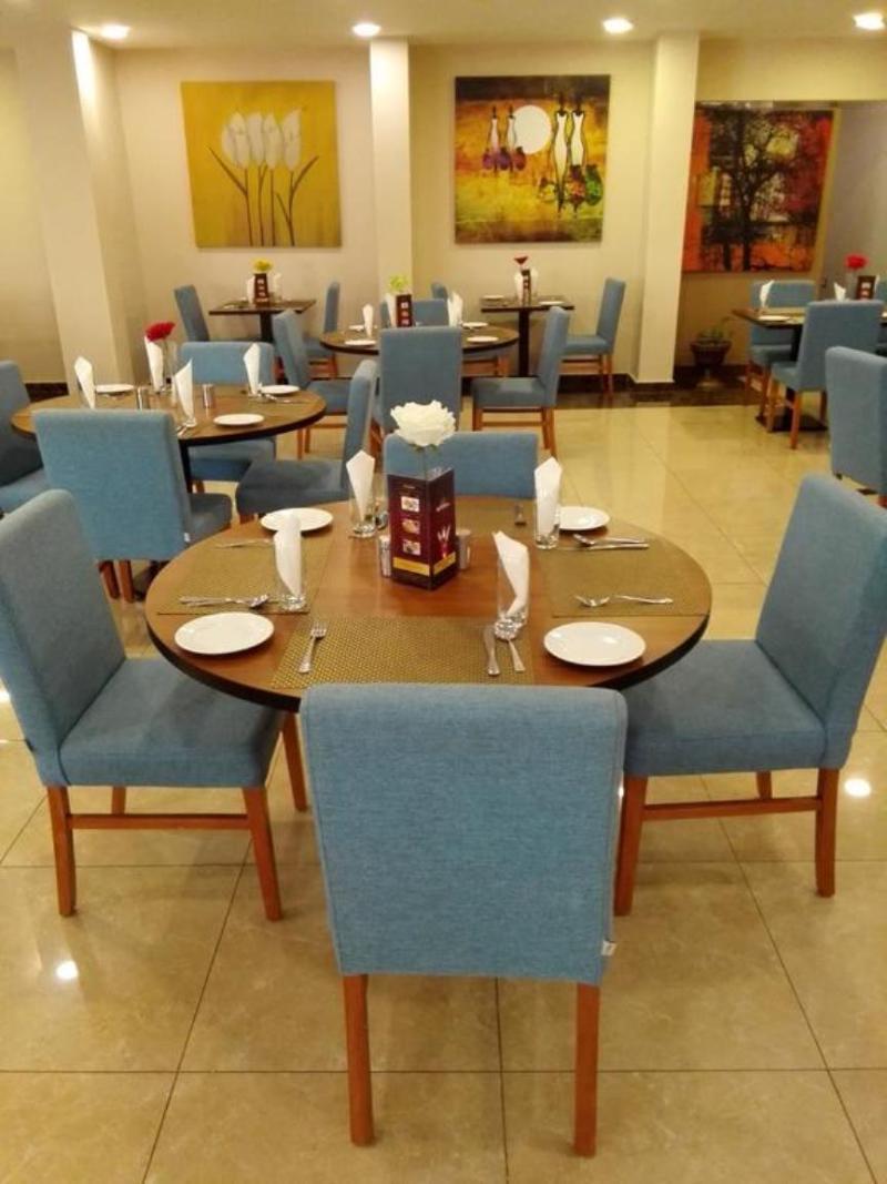 Ah Hotel And Conferences Madina Esterno foto